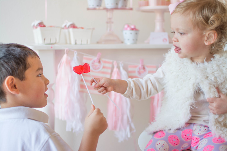 Valentine&rsquo;s Day Donut Party