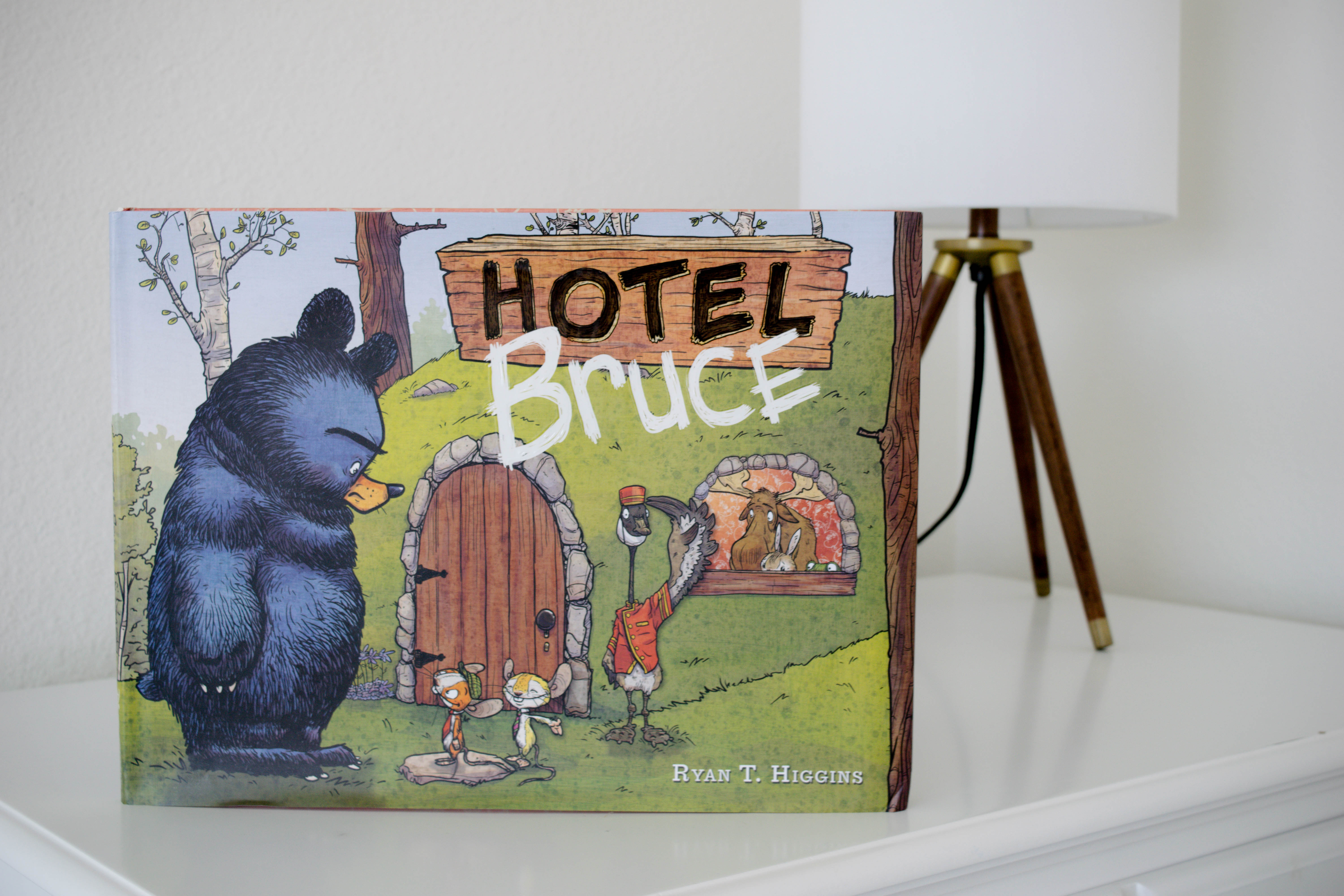 A new Disney Book:Hotel Bruce