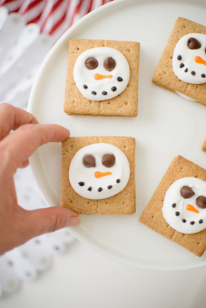DIY Snowman S'mores Holiday Gift Idea