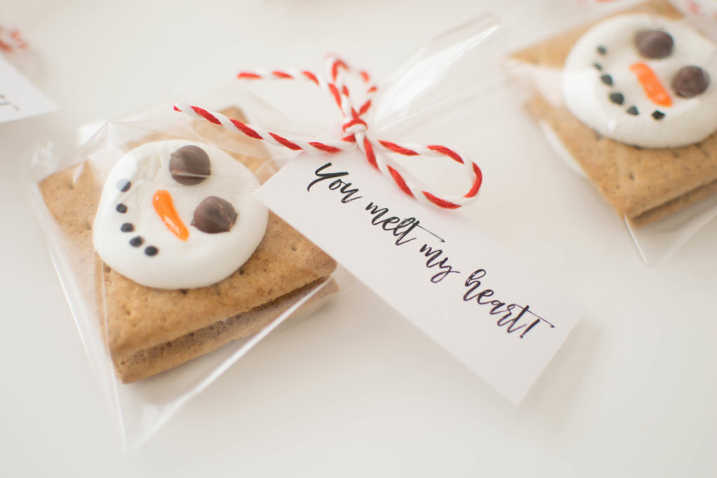 DIY Snowman S'mores Holiday Gift Idea and free tags
