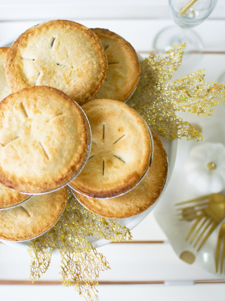 Set up a Friendsgiving Fall Tablescape