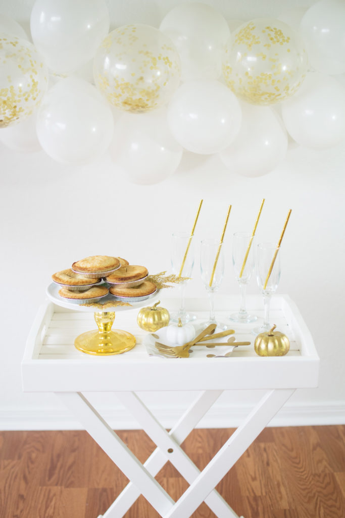 Set up a Friendsgiving Fall Tablescape