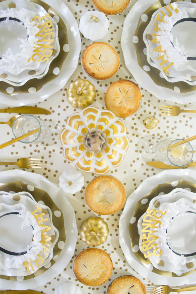 Set up a Friendsgiving Fall Tablescape