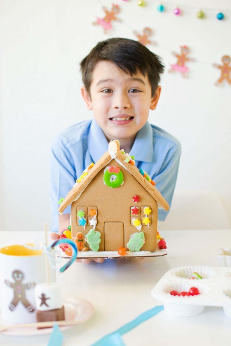 A Gingerbread House Decorating Party - A Holiday Tradition