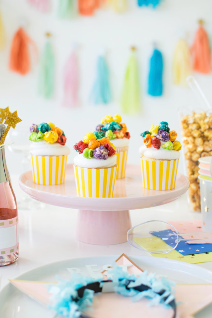 The Oscar themed headbands are super very festive and I’m sure they will be a hit with the kids and adults at your party.