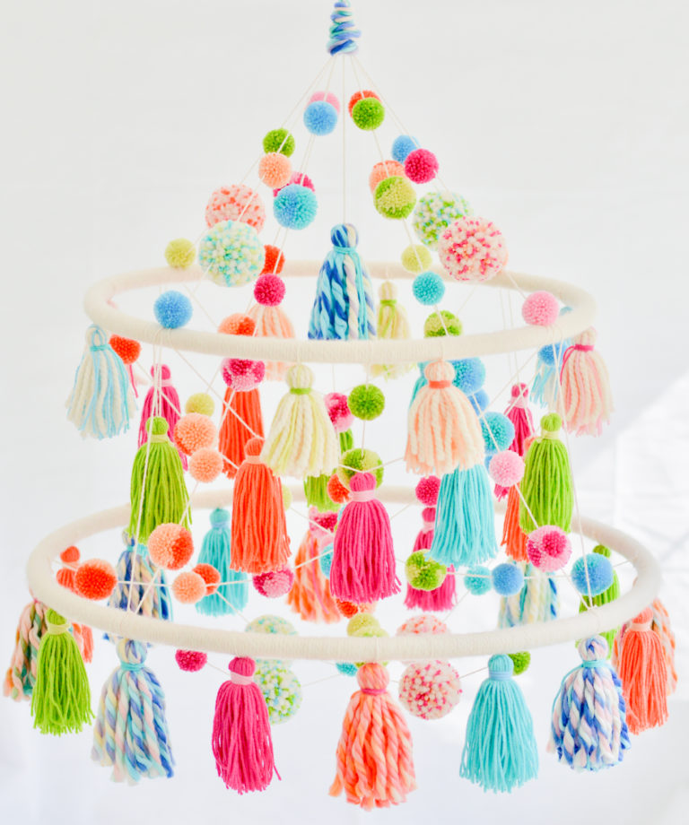 Andressa&rsquo;s Favorite PomPom and Yarn Tassel Decor Ideas