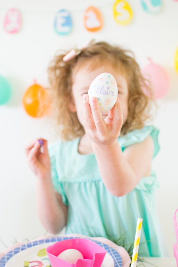 Kids Easter Egg Decorating with The Berenstain Bears