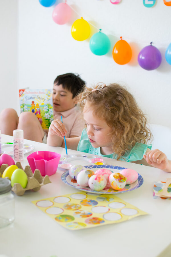 Kids Easter Egg Decorating with The Berenstain Bears
