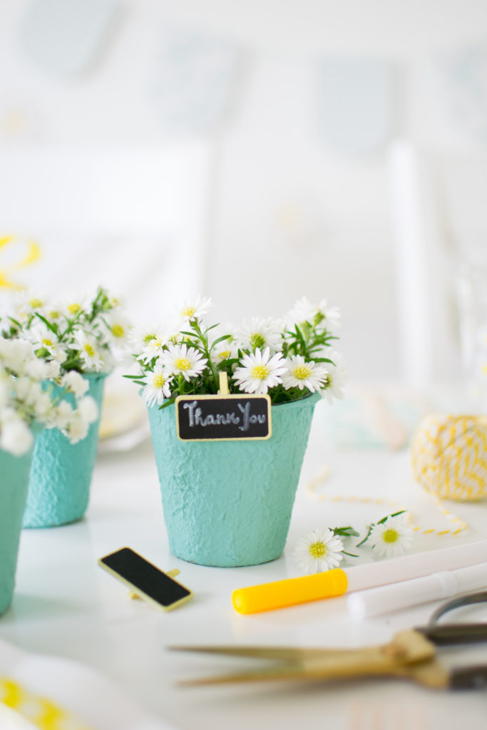 A Lovely Daisy Spring Tablescape