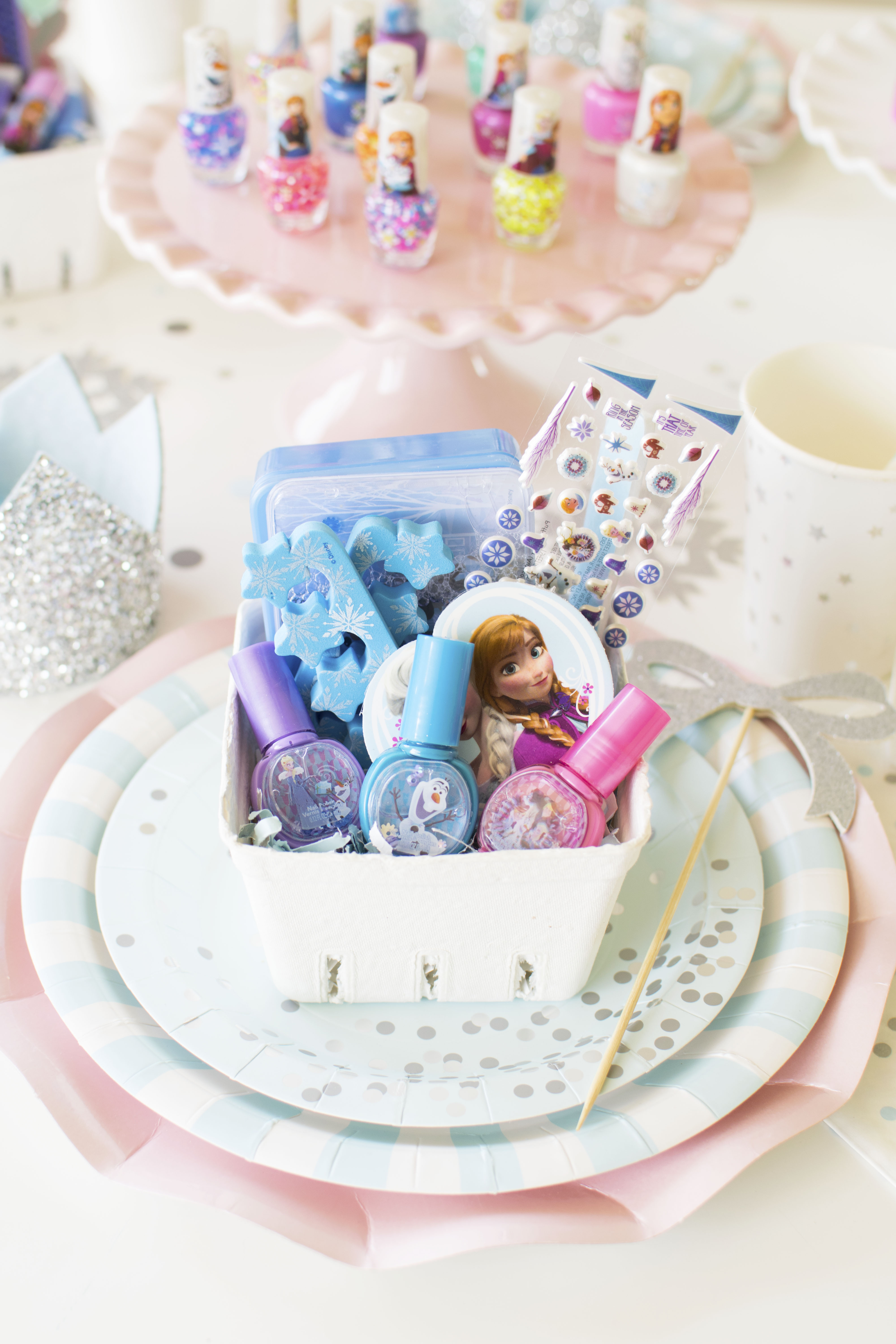 Adorable Frozen Spa Party Ideas for little girls that are perfect for