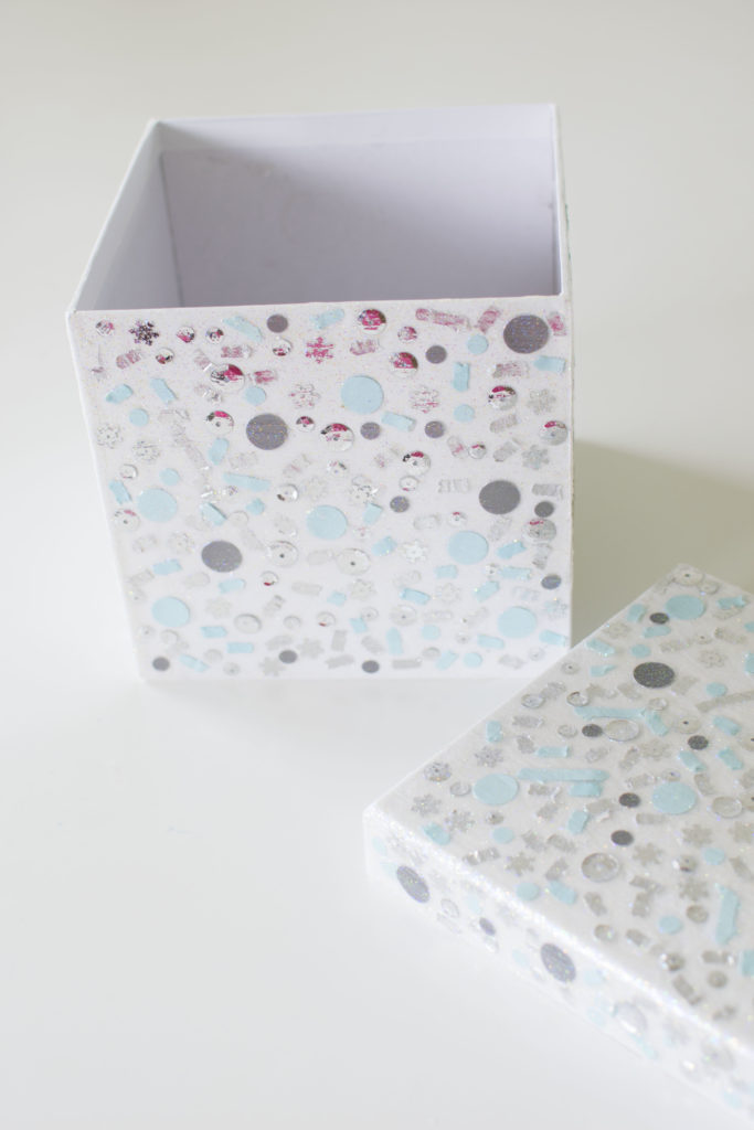 pop up confetti gift box