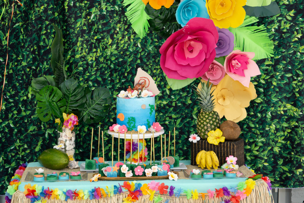 {Submission} Throw a fun and festive Moana inspired Luau Birthday Party