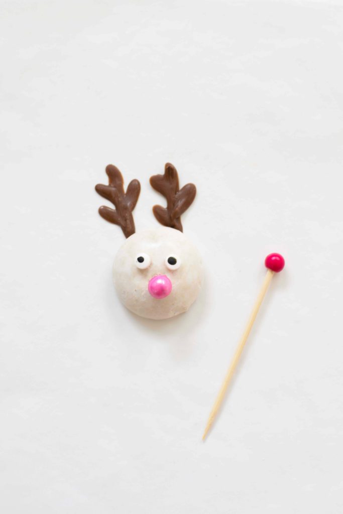 No-bake Reindeer Cookies