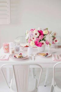 Host a lovely Sunday Brunch with Yankee Candle