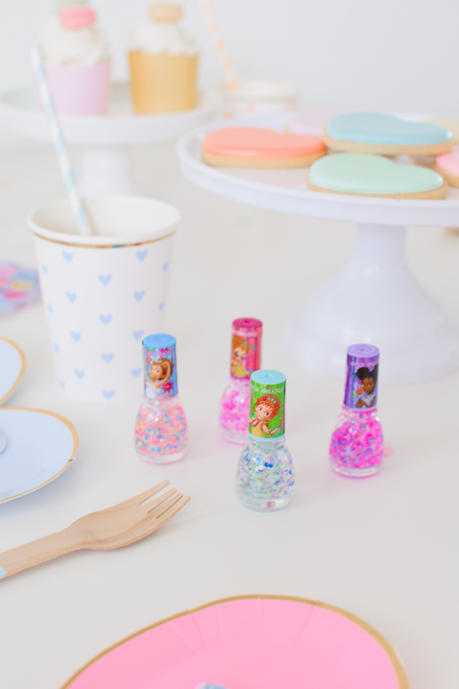 Host an Adorable Fancy Nancy Playdate