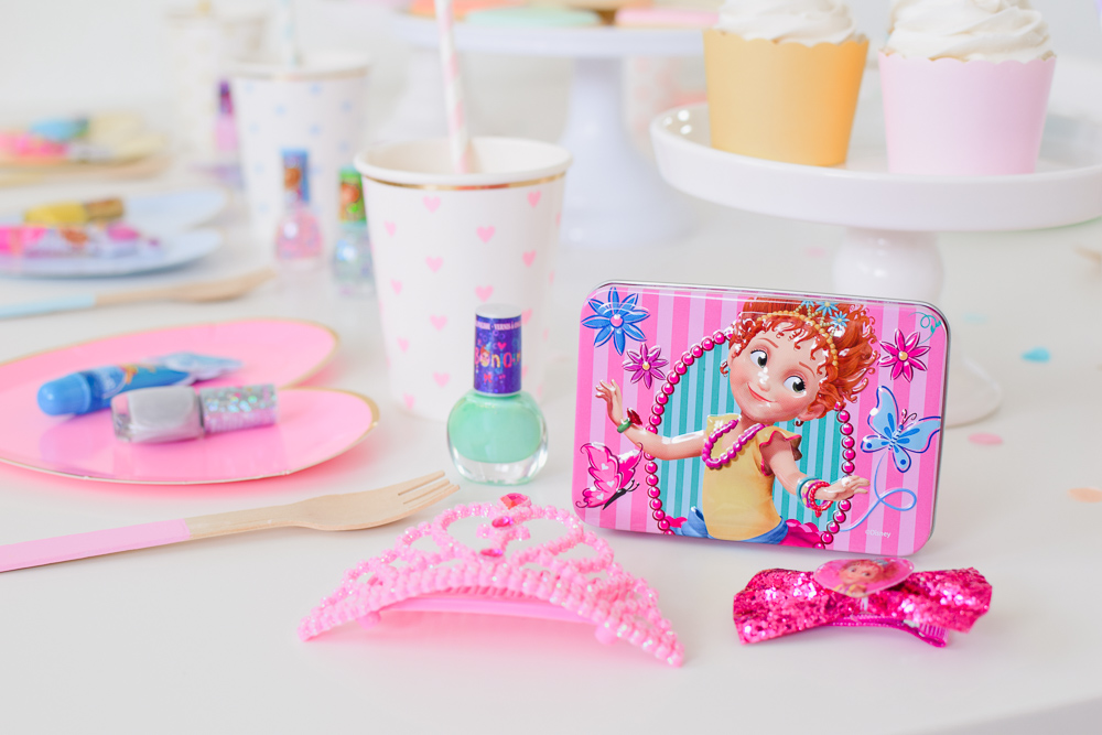 Host an Adorable Fancy Nancy Playdate