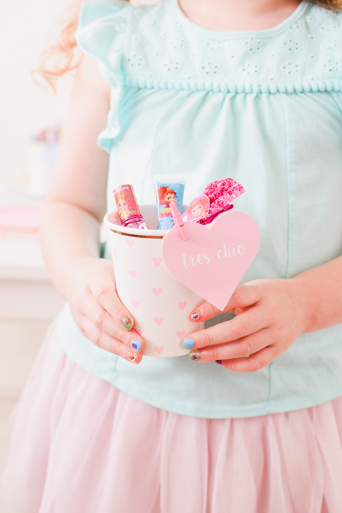 Host an Adorable Fancy Nancy Playdate