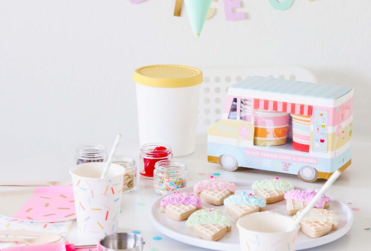 Host an effortless ice cream party