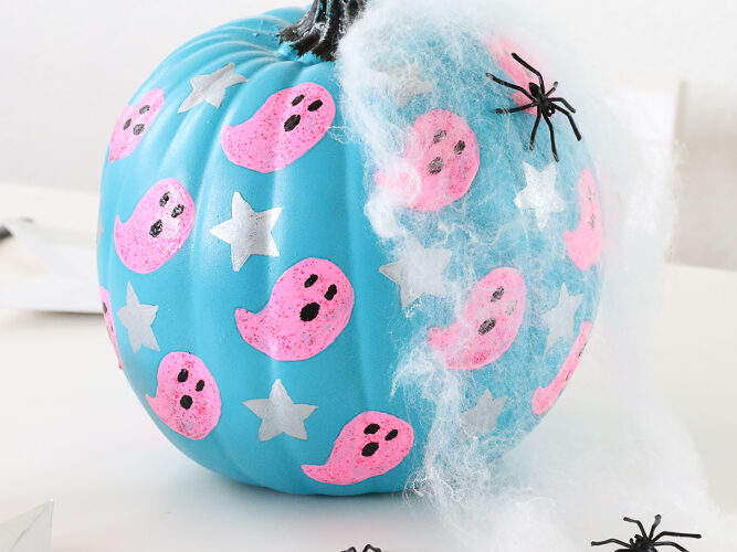 DIY Ghost and Stars Halloween Pumpkin