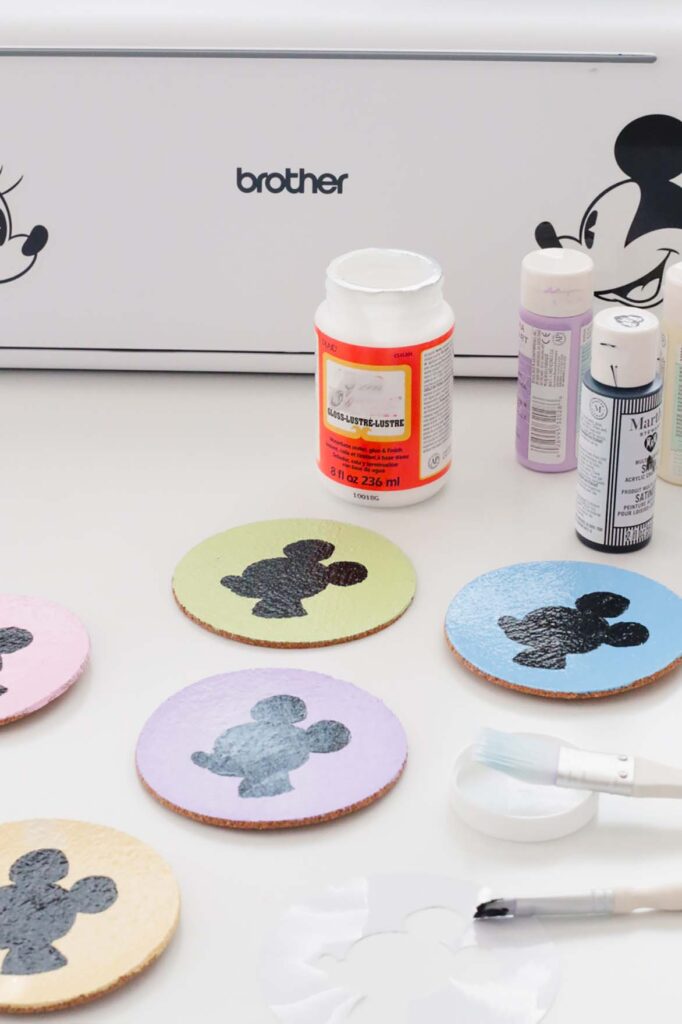 DIY Mickey Mouse Coasters using Disney ScanNCut DX SDX230D Innov