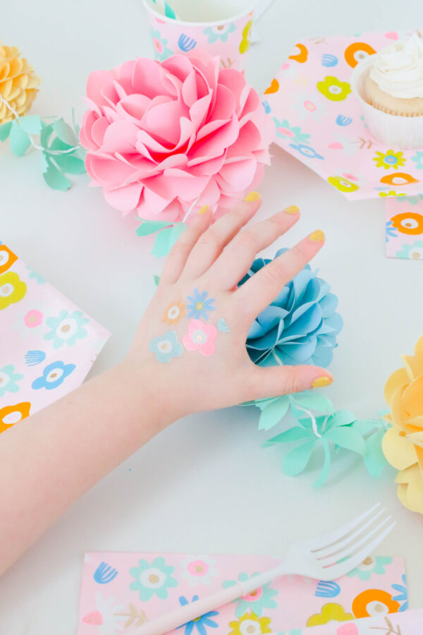 DIY Paper Flower Garland that makes the perfect party or home decor