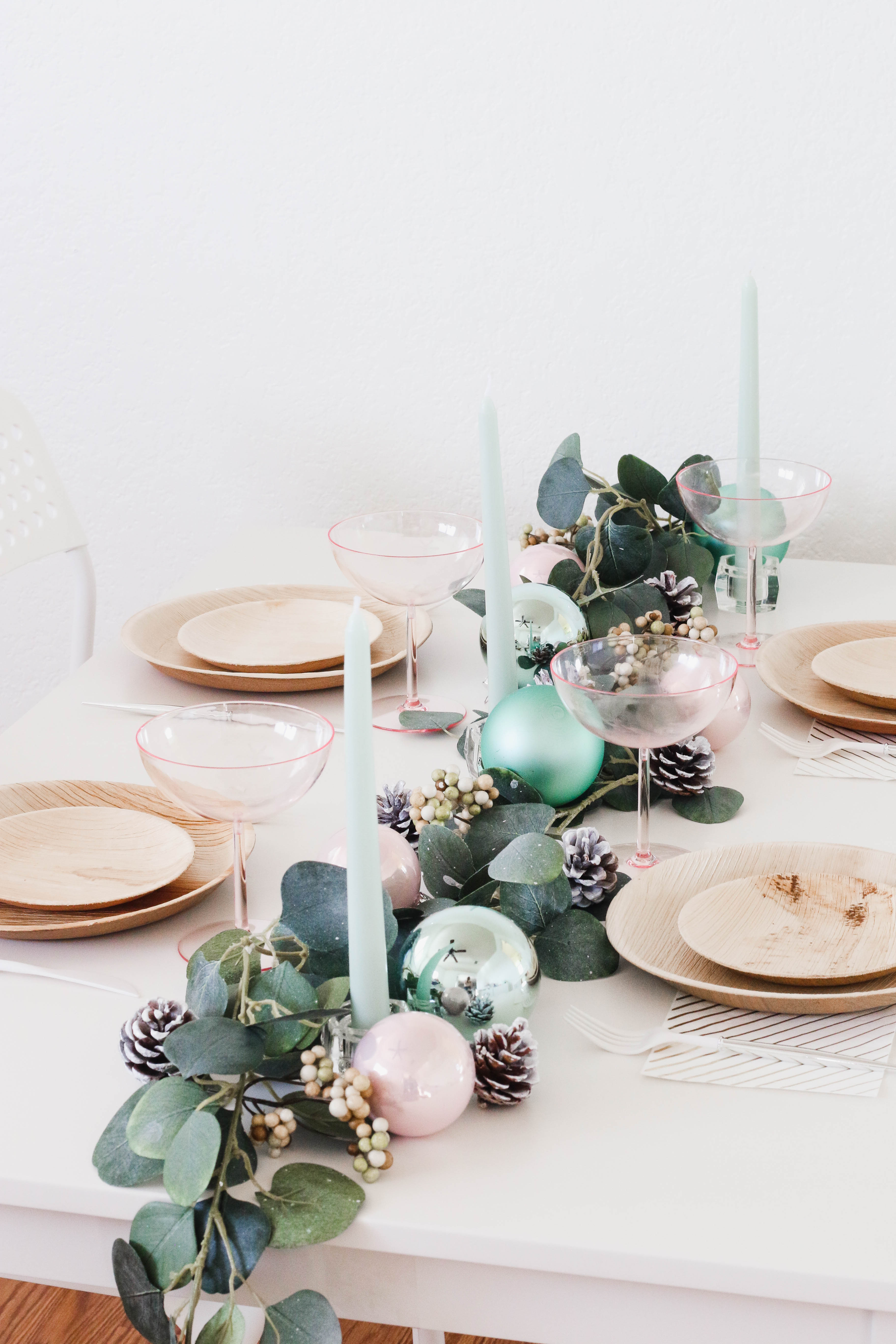 A Simple DIY Holiday Table Centerpiece you can recreate in no time!