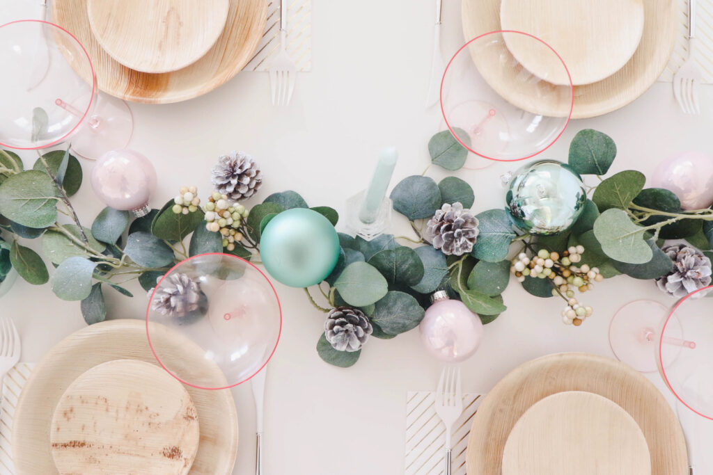 A Simple DIY Holiday Table Centerpiece