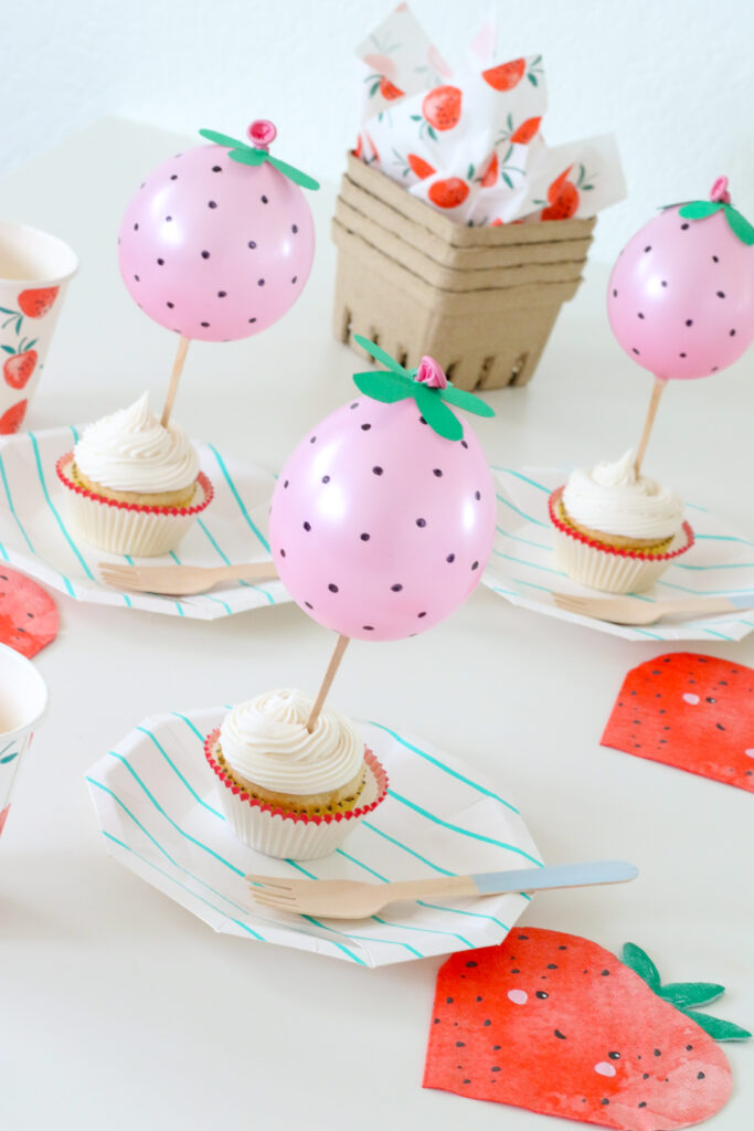 DIY Strawberry Balloon Cupcake Toppers