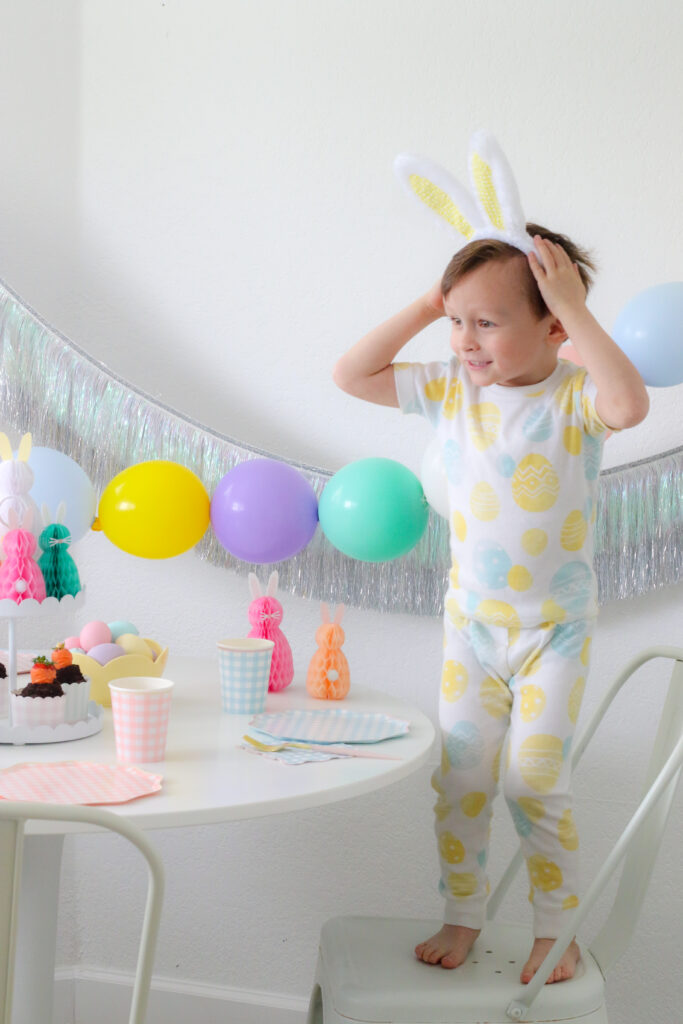 Simple Easter Tablescape Idea